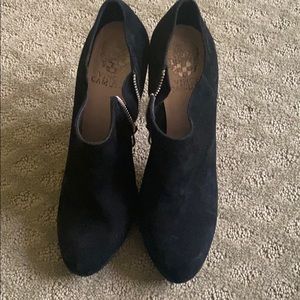 Vince Camuto suede black heels